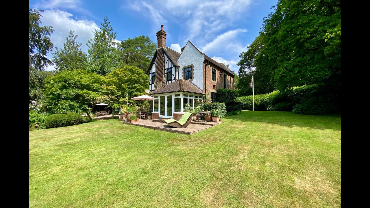 Move Sussex Property Tours - Warren Cottage, Cross In Hand