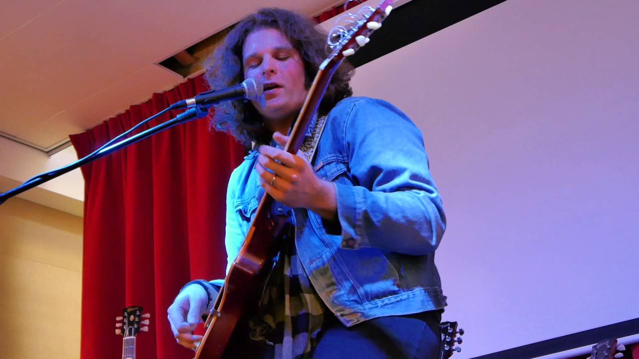 J.D. Simo talking about the 'pentatonic world' and the flat five