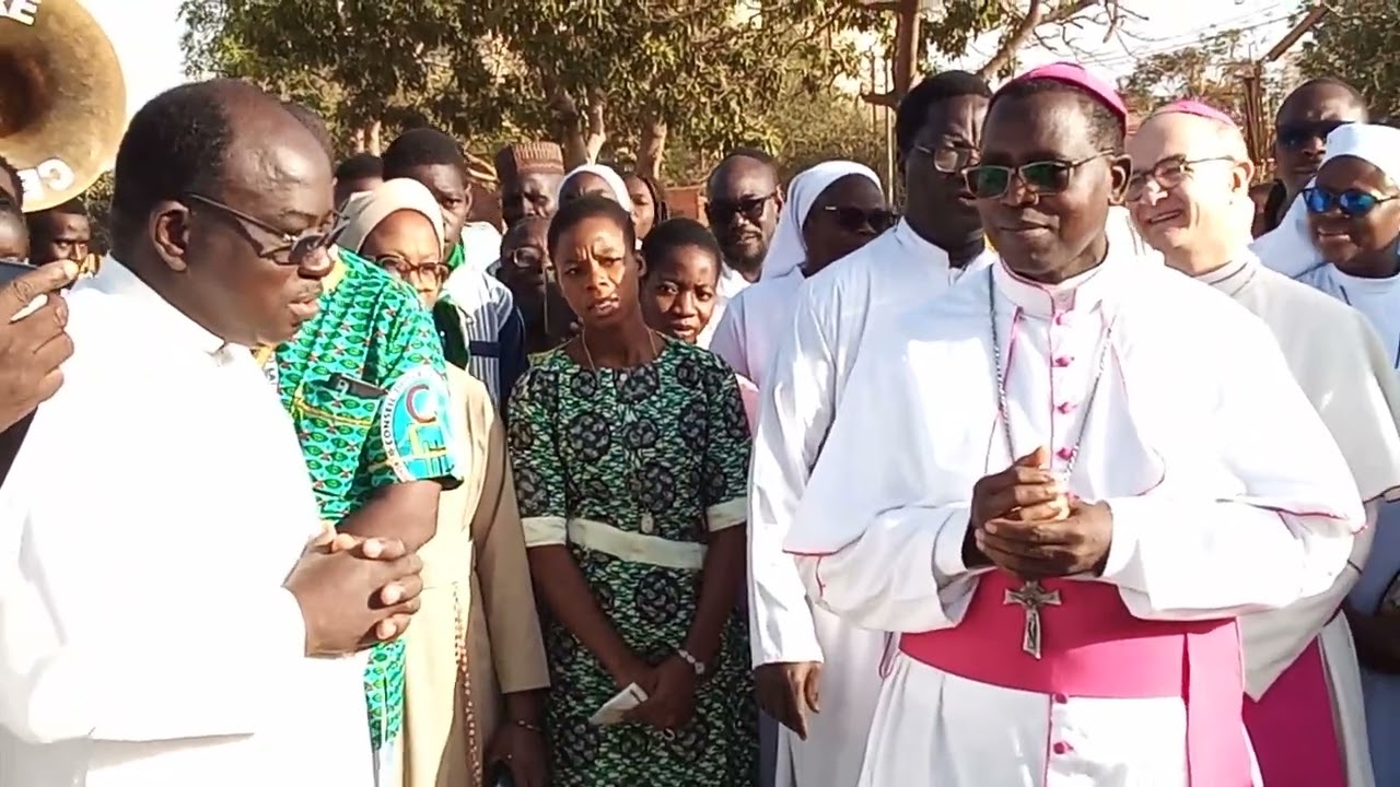 Prise de possession canonique de l'archidiocèse de ouaga et  installation Mgr Prosper Kontiebo #