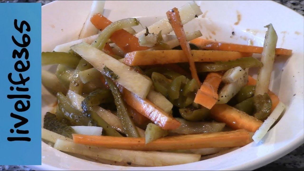 How to...Make Kholrabi & Carrot Salad Slaw