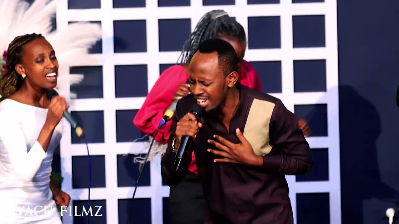 BWAMBERE Prosper NKOMEZI Aririmbye IGISIRIMBA 👌- Crossover Calvary 2023