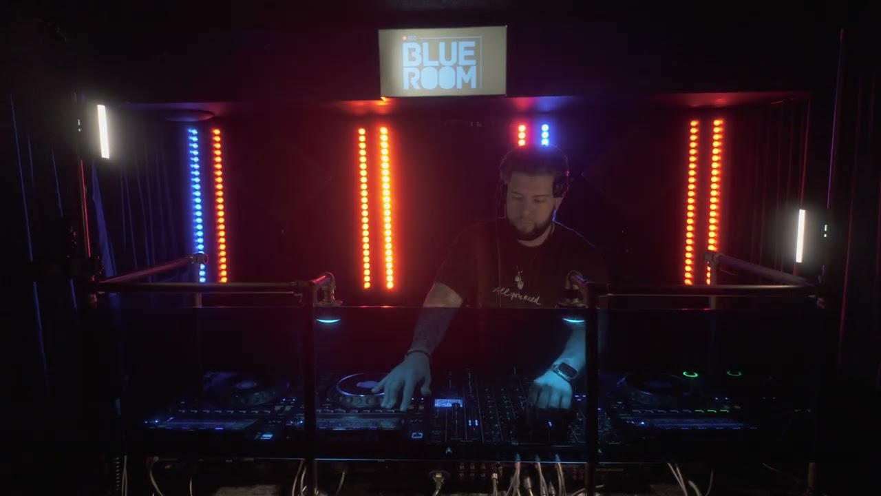 LUCHINI LUCIANO - LIVE @ THE BLUE ROOM