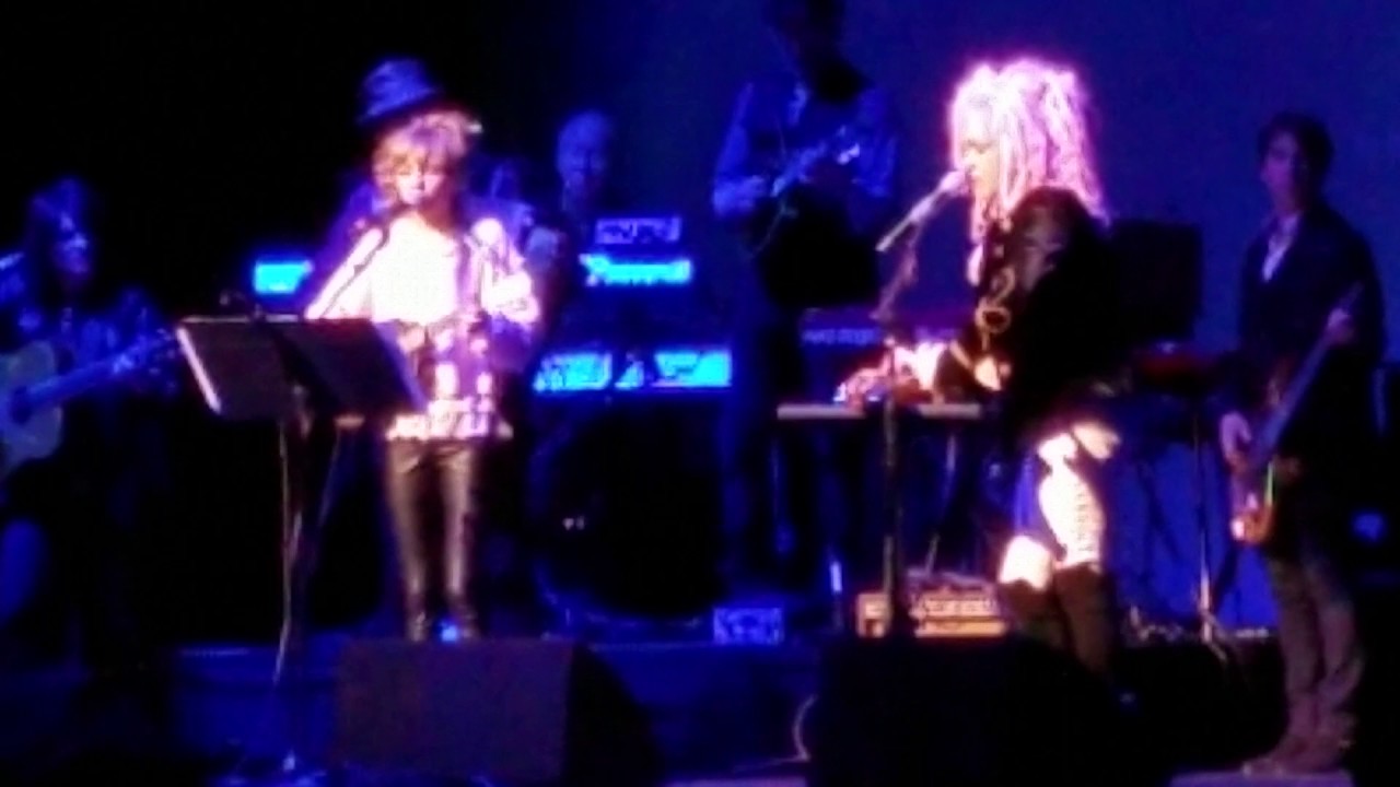 Cindi Lauper and Grace Vanderwaal amazing duet on 