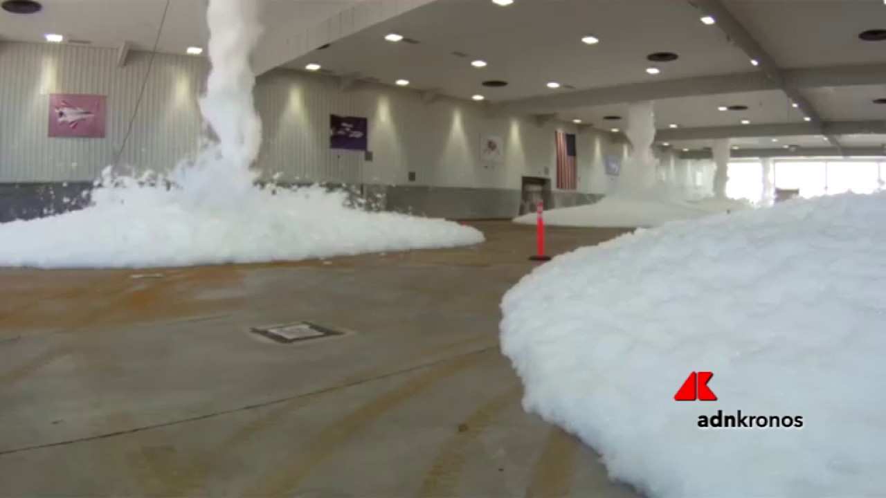 Test antincendio nell'hangar della Nasa...