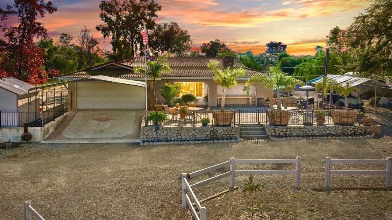 17465 Santa Rosa Mine, Perris, CA Presented by Melissa Grasso.