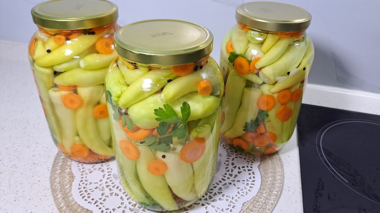 Speca turshi me uj&euml; t&euml; ftoht&euml;, receta e n&euml;n&euml;s qe 30 vite q&euml; t&euml; gjith&euml; e duan🫑🥕🧄🤌