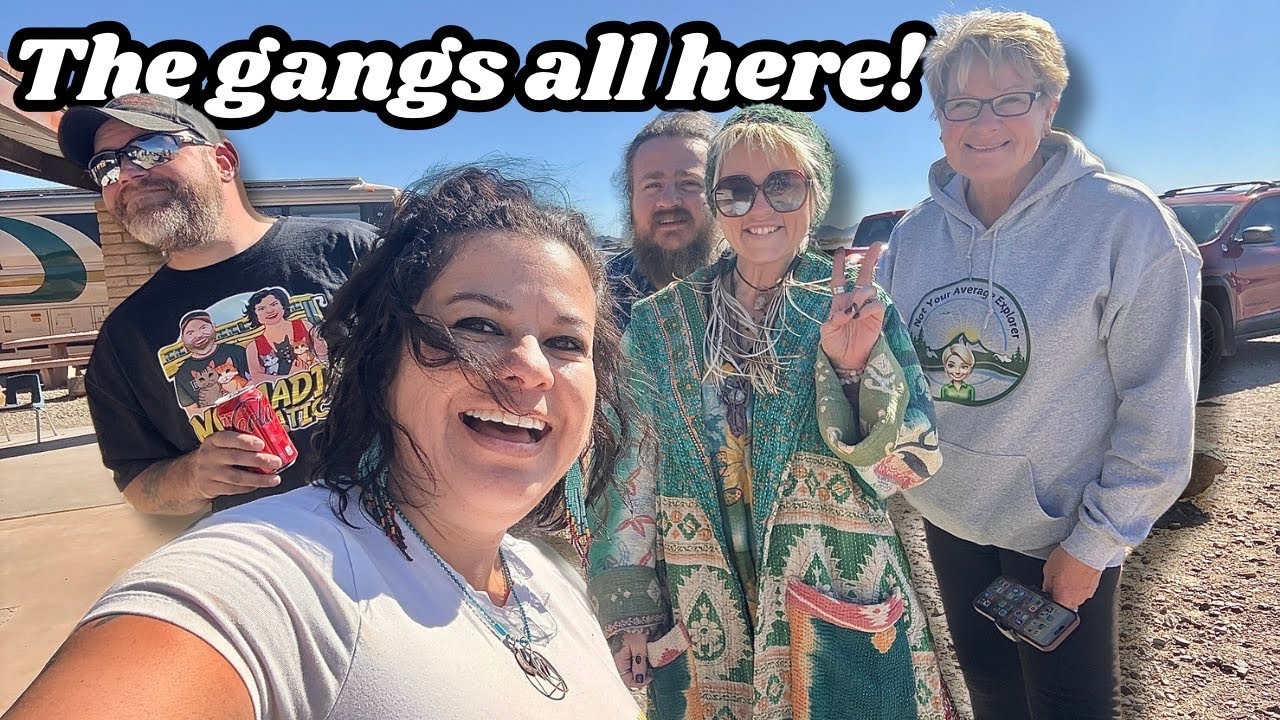 Desert Meet & Greet with Your Favorite Nomads! (Will Daisy Make It?!) 🚍✨