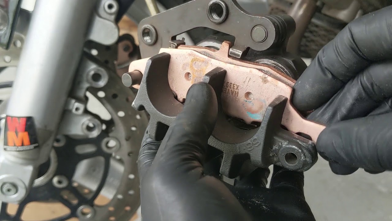 Suzuki SV650 front brake pad change. Gen1&2 SV650, V-Strom 650, GS500F, Katana 600 etc.
