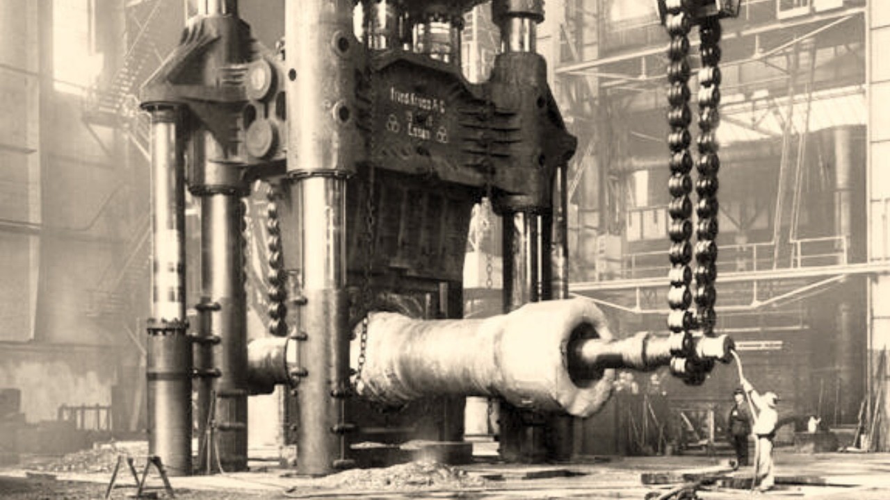 The Enormous Hydraulic Presses That Had Grown Men Praying to Make it Home