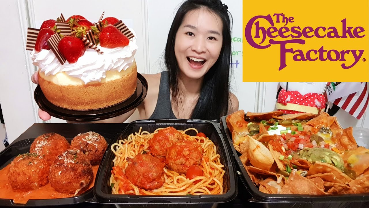 Грандиозное пиршество от фабрики чизкейков! Сырные начос, спагетти с фрикадельками, жареные макар...