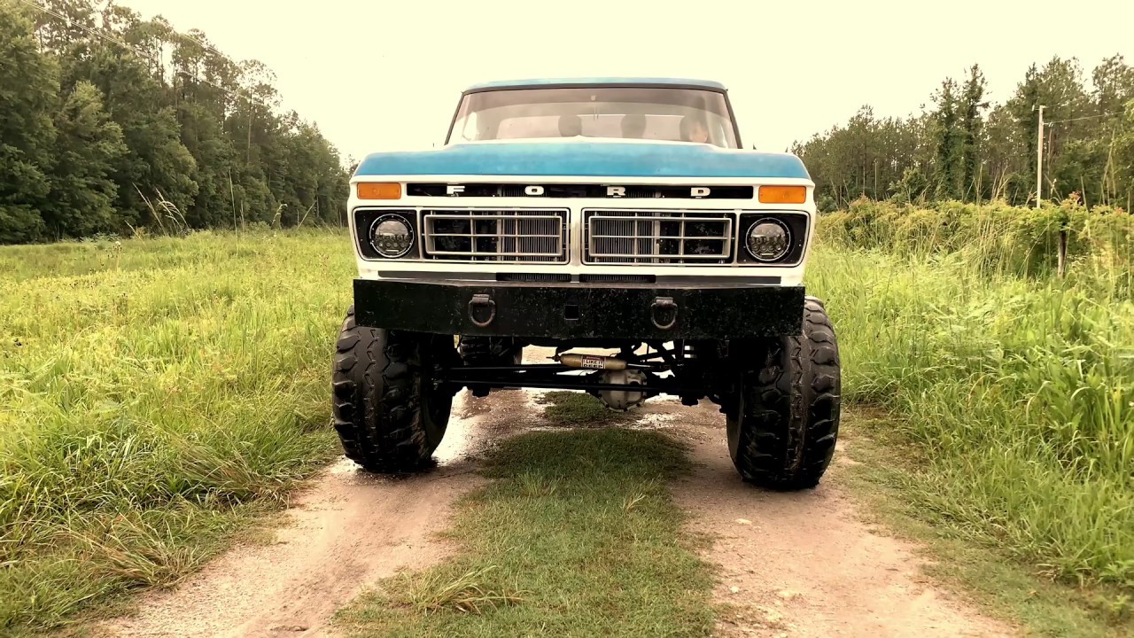 1977 FORD playin in the MUD