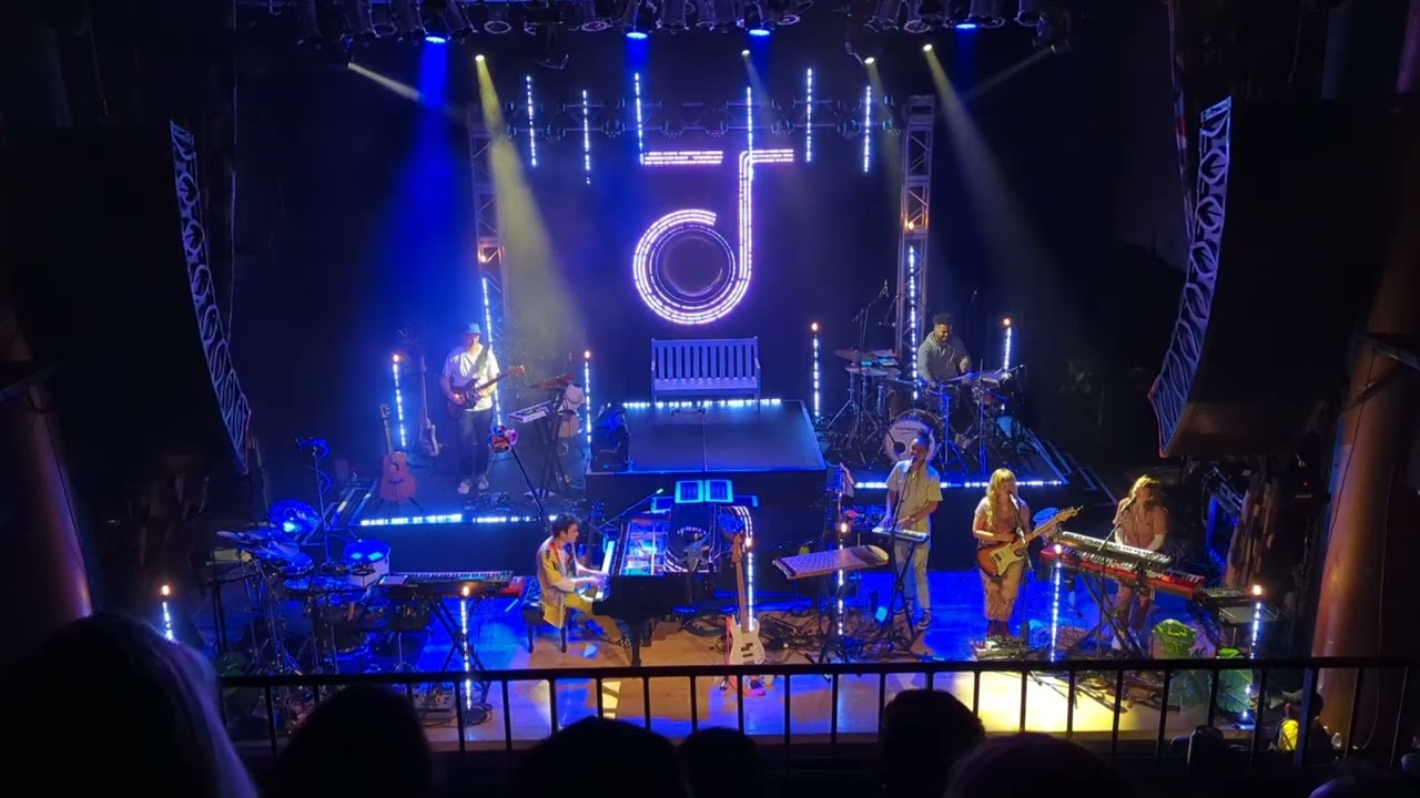 [Jacob Collier] Sleeping On My Dreams @Vogue Theatre in Vancouver 20220405