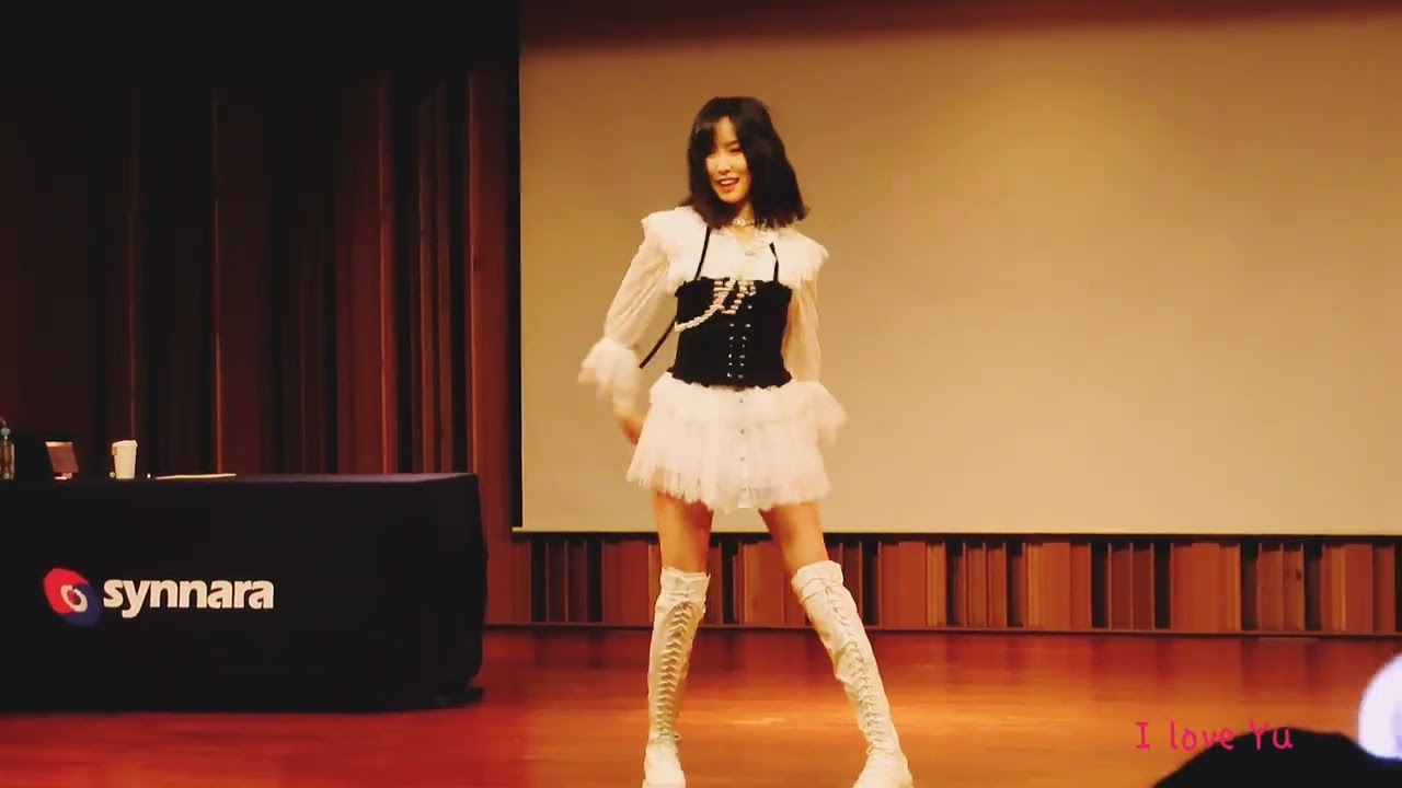 200122 Synnara Fan Sign (신나라 팬싸인회) Yuju performs PLAY for Buddy