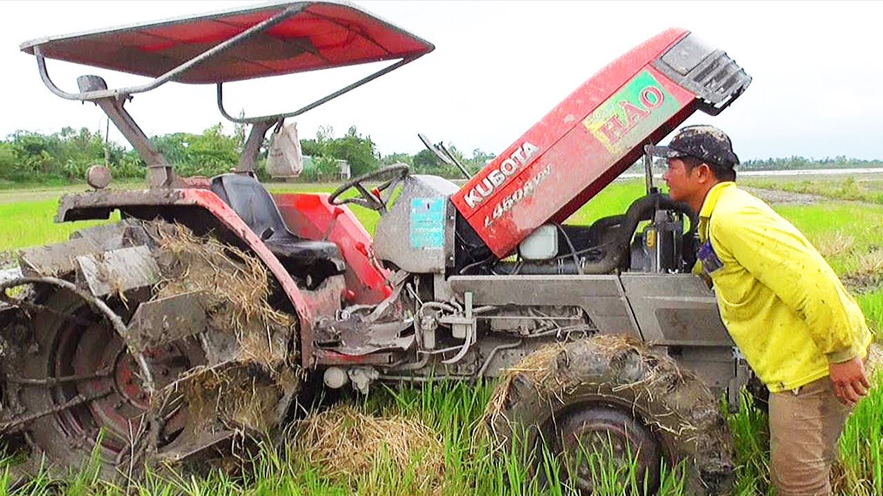 Трактор Kubota L4508 с поворотным культиватором и двумя Kubota L5018