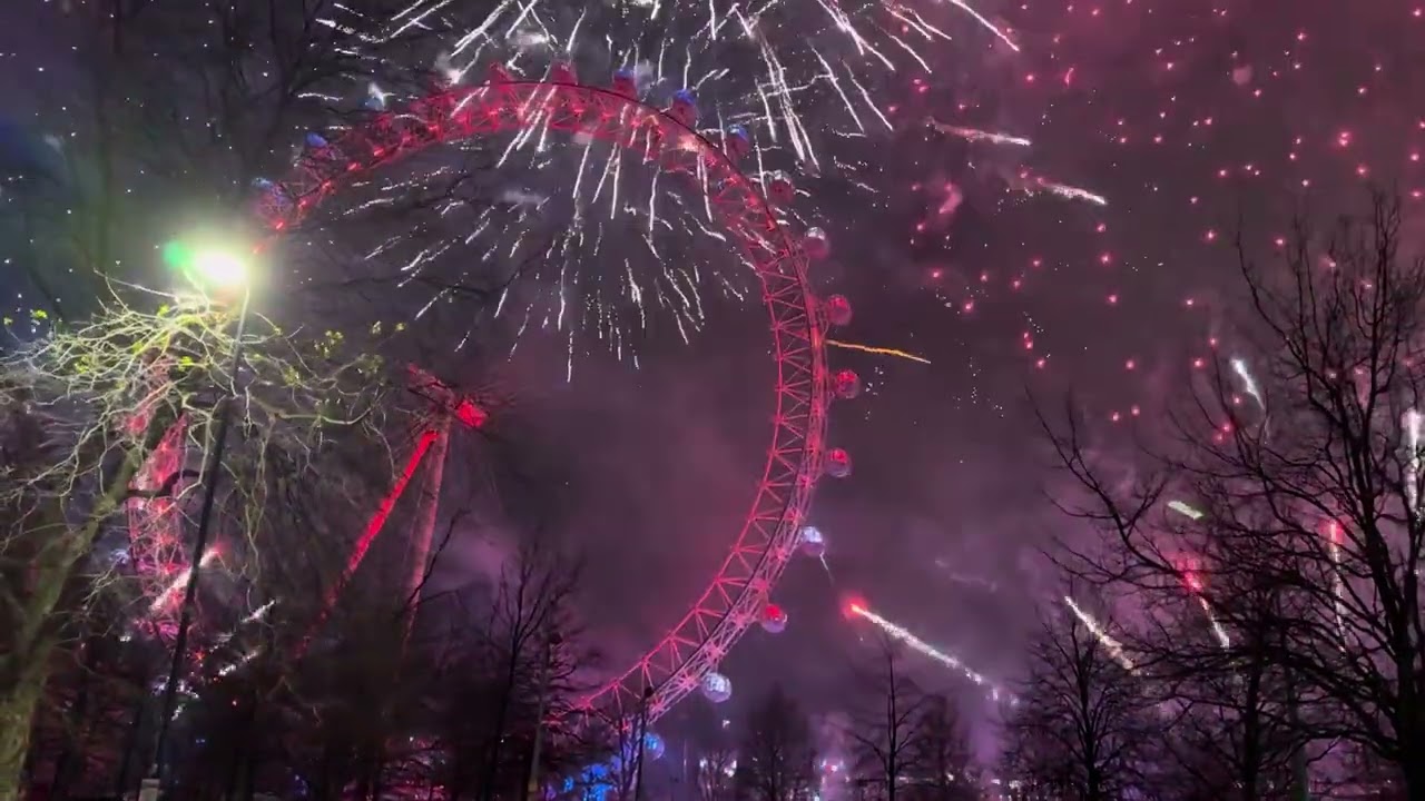 Zone green new year 2025 London fire works