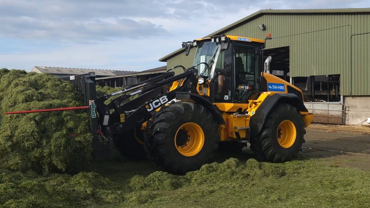 JCB 419s with James Skuse Contracting  from SW Hire