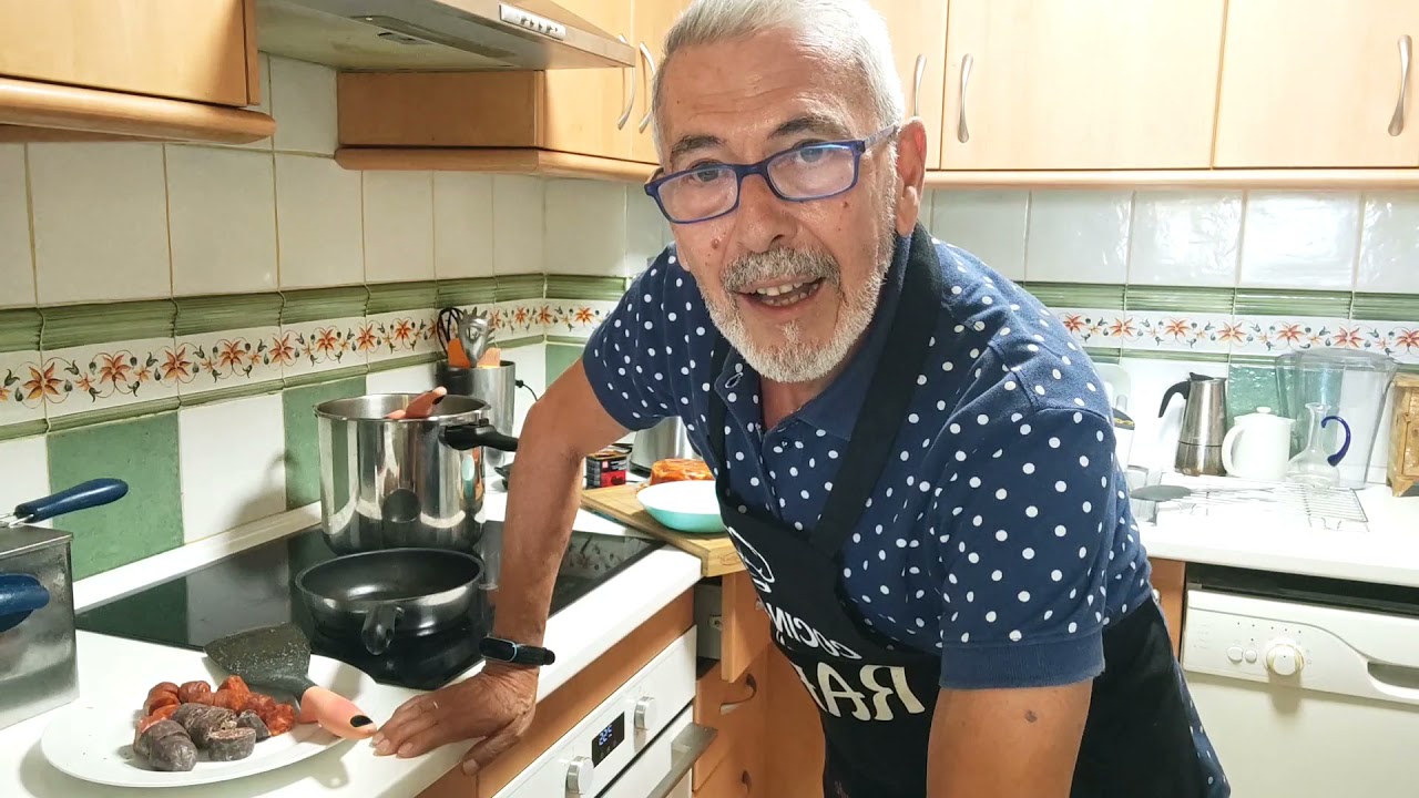 callos con garbanzos la no feria de Málaga plato típico malagueño.