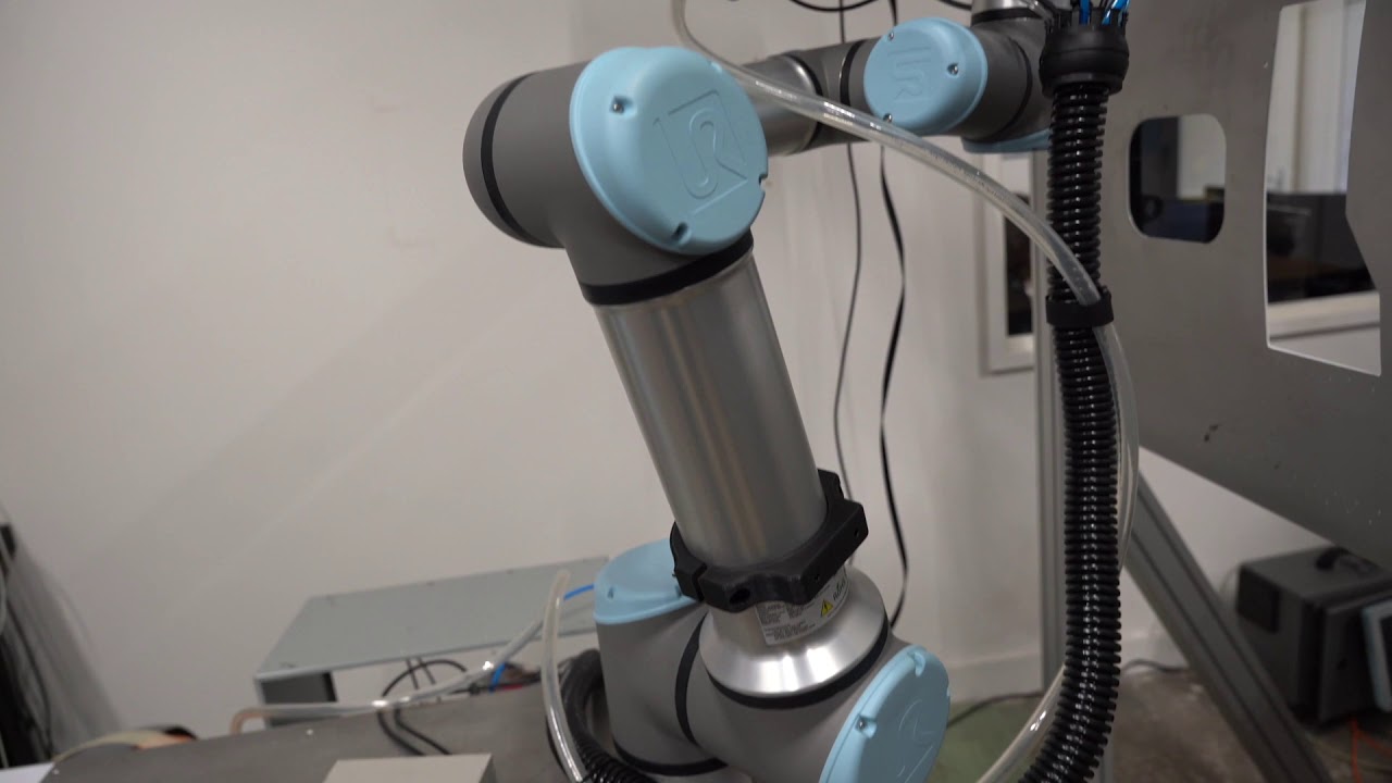 Pessac : Maxime Hardouin, d'AeroSpline, présente son robot