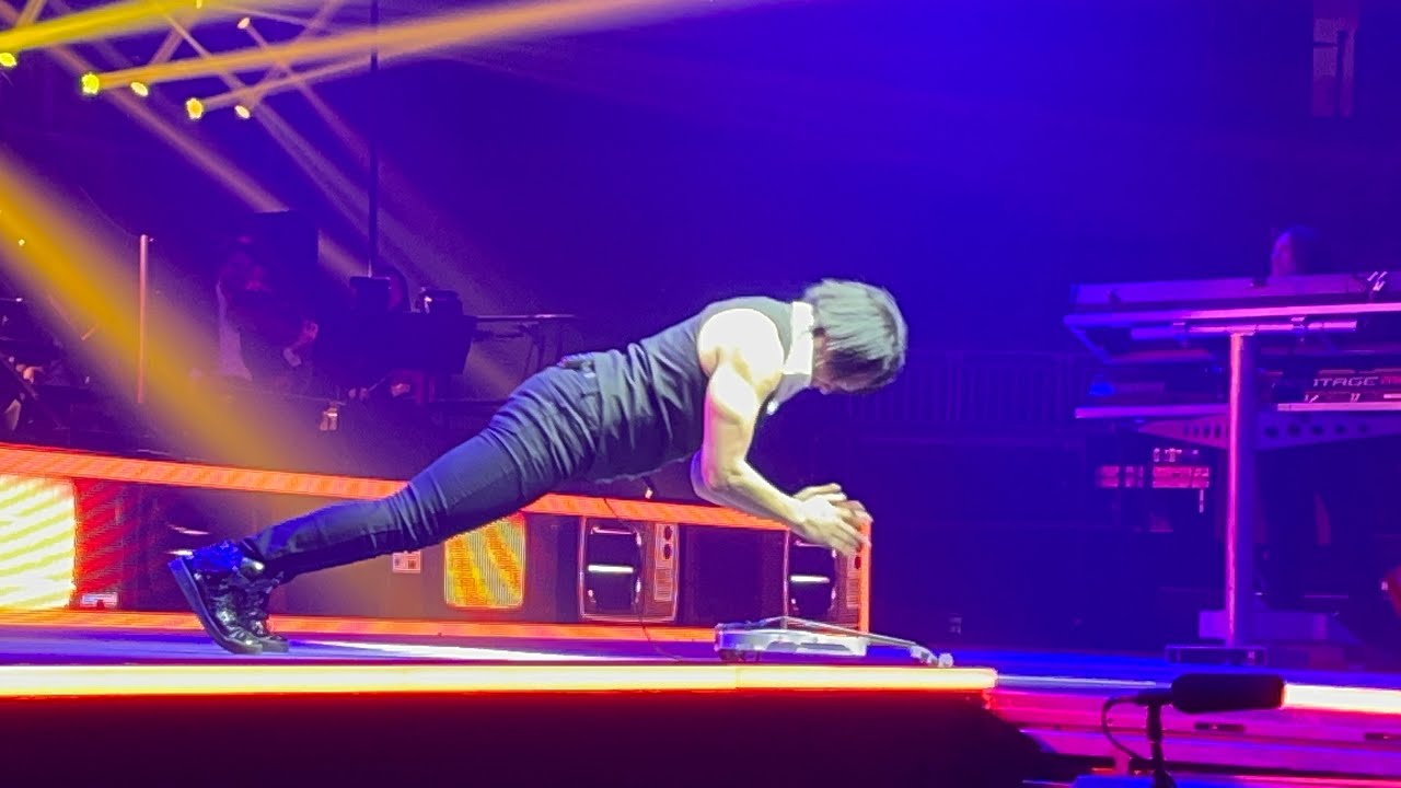 Trans-Siberian Orchestra Finale "Requiem / Sarajevo reprise" live 11/24/23 Manchester (26) 