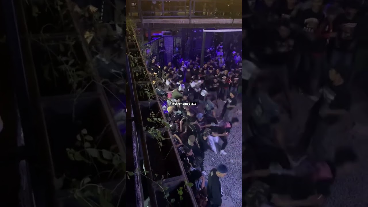 Diving 🤸&zwj;♂️ #moshing #moshpit #mosh #shorts #pogo #stagediving #crowdsurfing #twostep #gigs #chaos