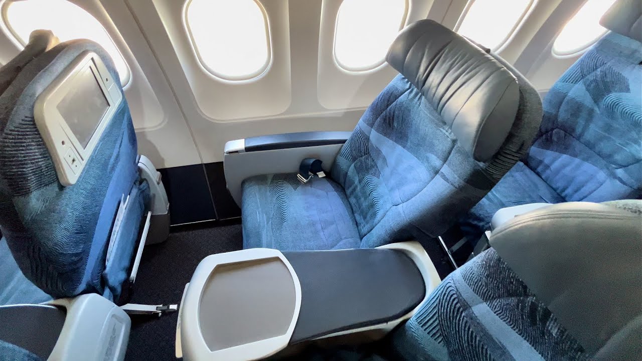 Air Canada Airbus A320-200 Business Class Full Experience | Montréal to Toronto