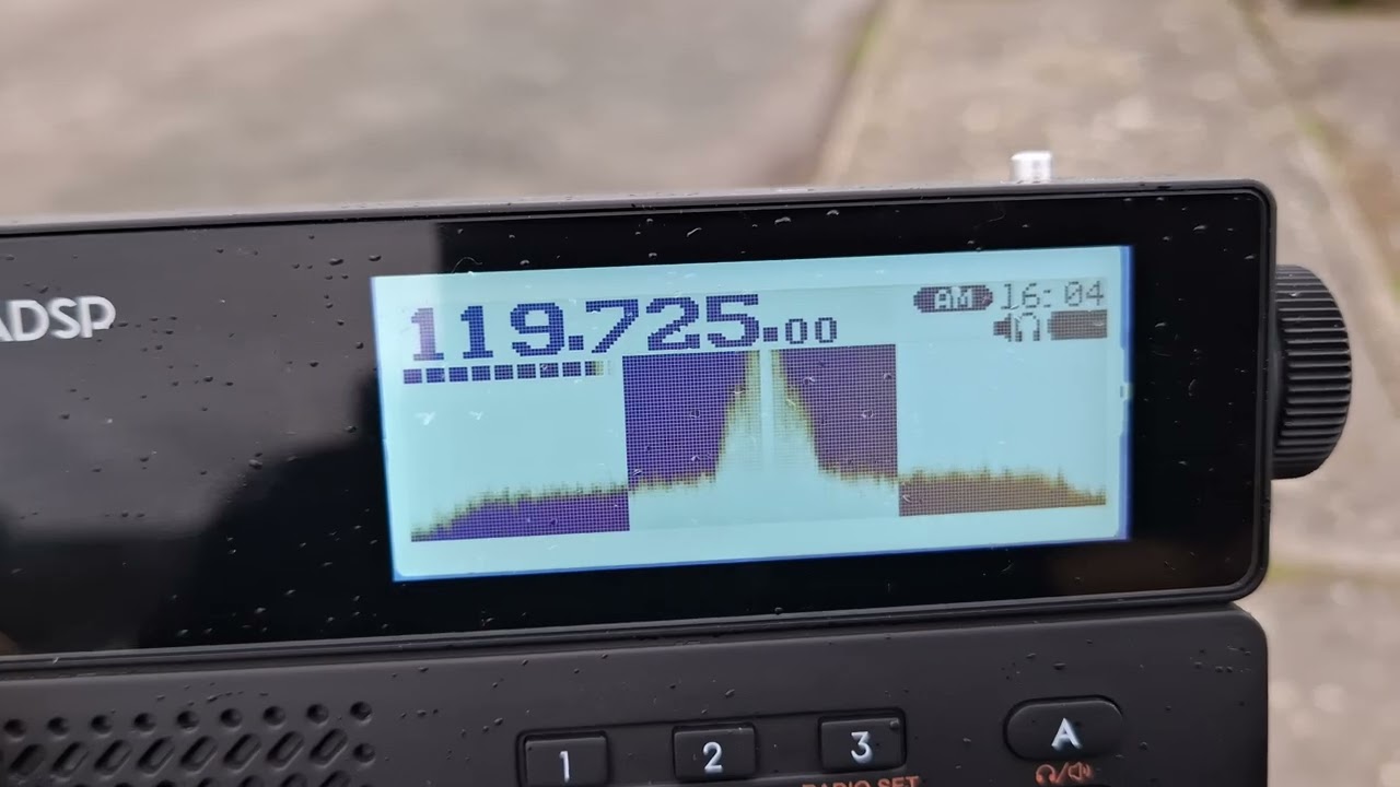 Malahit litemaladsp mlite-880 vs Yaesu ft-1xd vor beacons and vhf airband