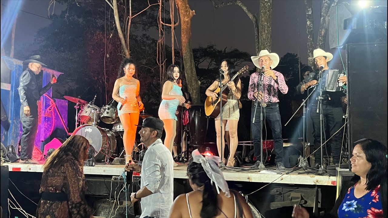 Desde San Francisquito Morazán con atardecer tropical gran cumpleaños 😍😍🥳🥳🥳🕺🏻💃🏻🕺🏻🎶💕