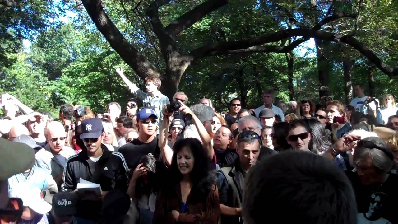 THE MEETLES & CROWD • Ticket To Ride • John Lennon's Birthday @ Strawberry Fields • 10/9/10