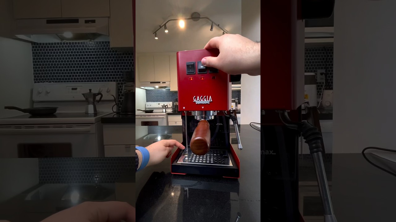 How to Backflush Your Espresso Machine | Gaggia Classic Pro #homebarista #coffee