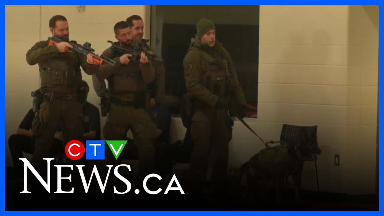 Scott Collegiate students tour Regina Police Academy