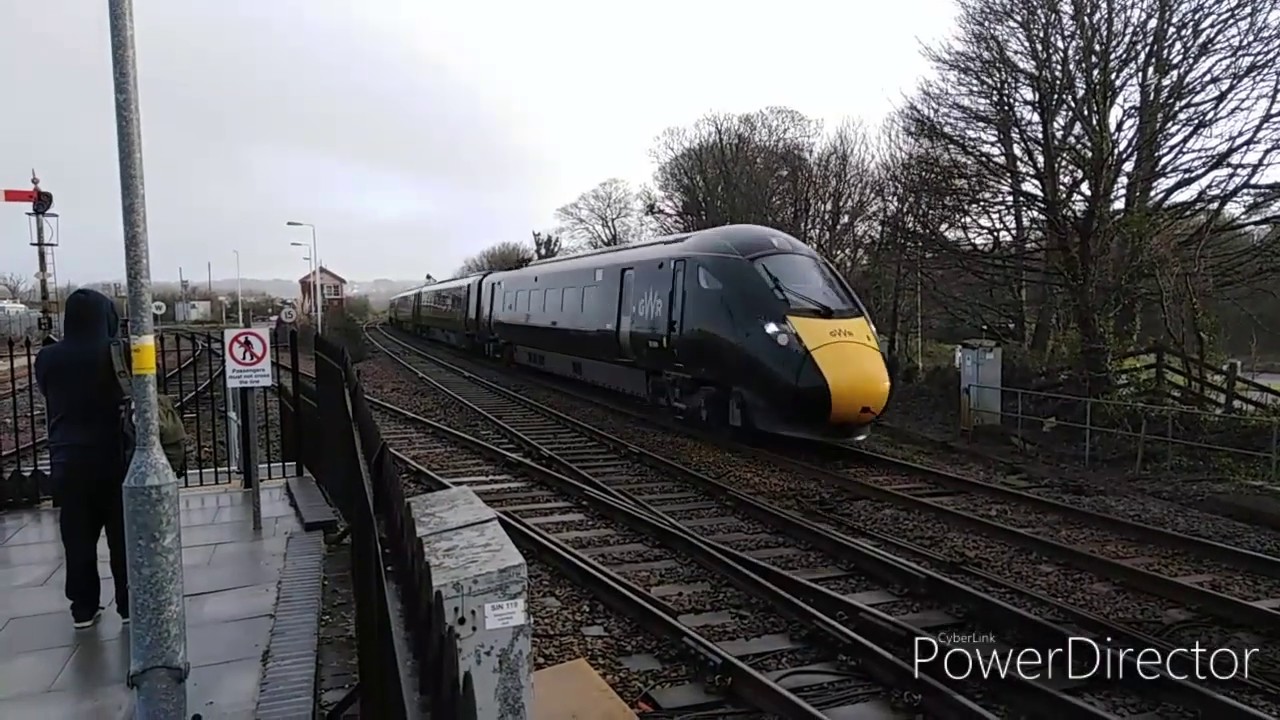 Trains at St Erth 04/01/20