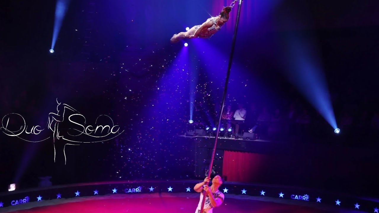 Duo Soma perch act at Theater Royal Carré Wereldkerstcircus Amsterdam