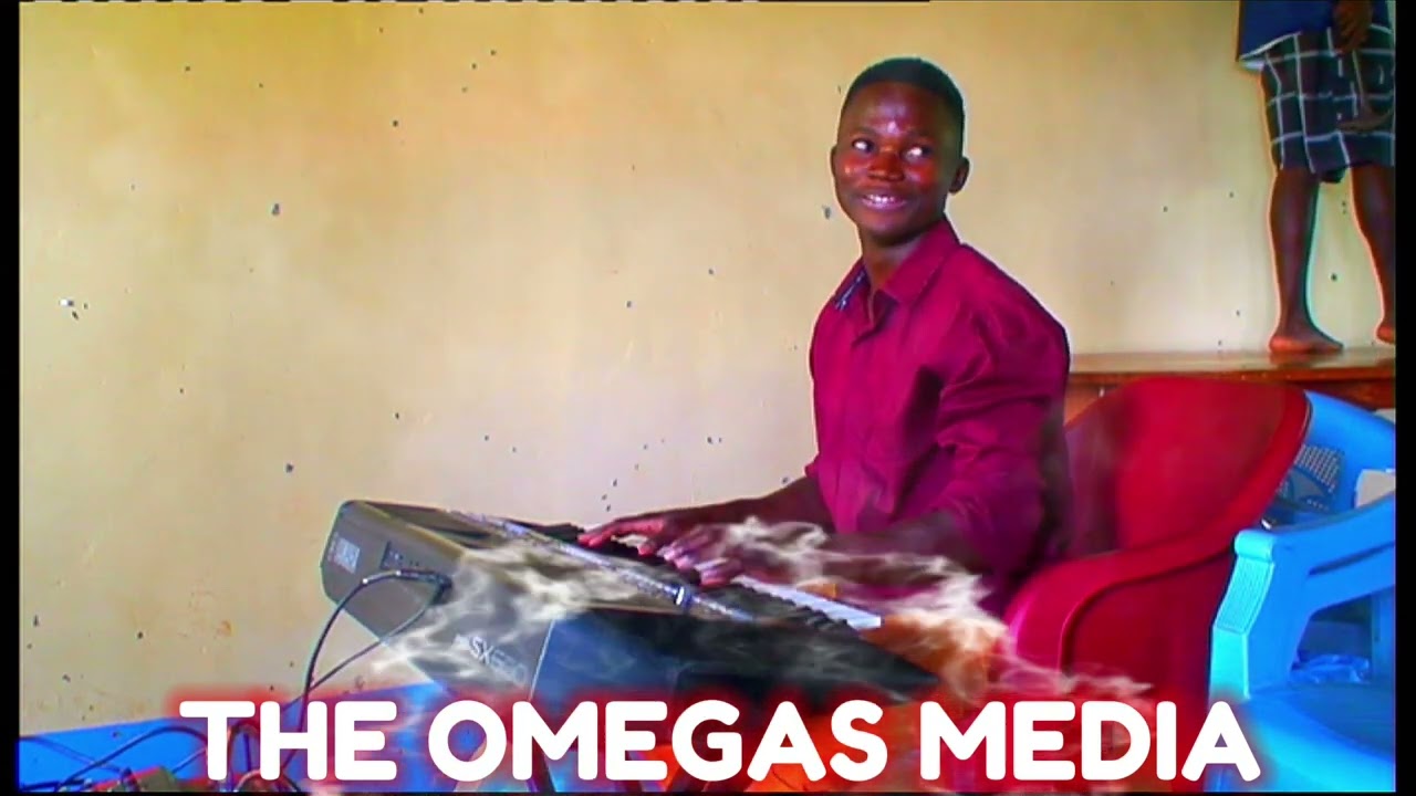 Mike on the keys 🎵🎵🔥🔥