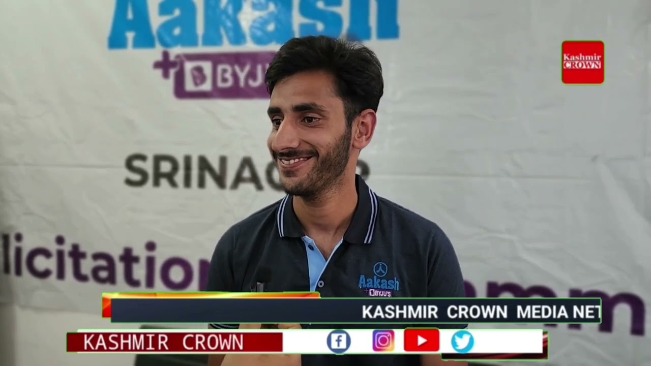 Aakash Institute Rawalpora Centre held felicitation ceremony for its top performing students in