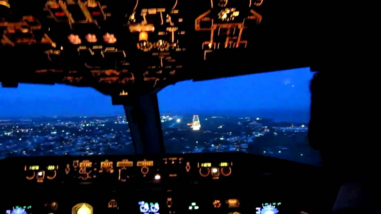 Bridgetown Barbados BGI TBPB RWY09 B763 Cockpit landing