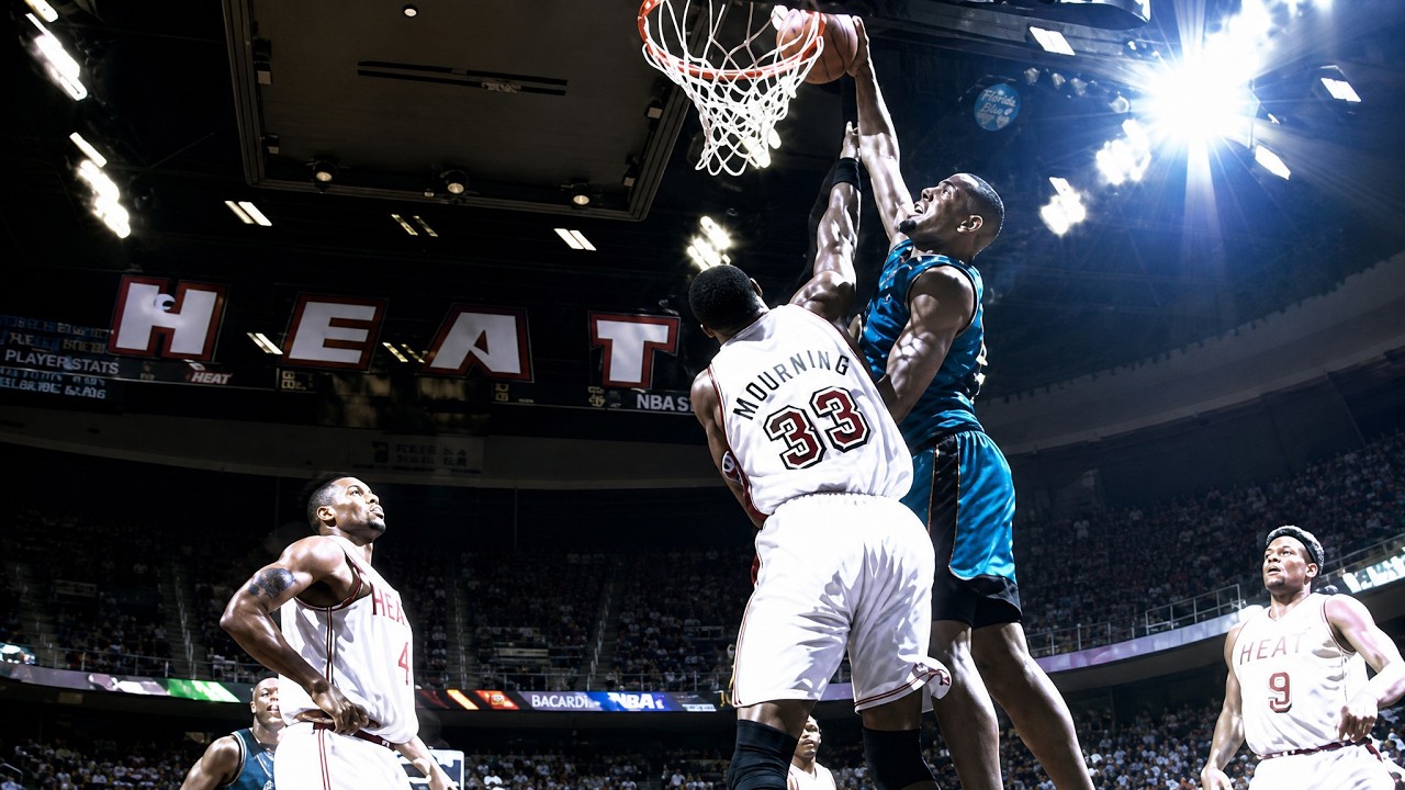 Grant Hill's BEST DUNK EVER! (against Alonzo Mourning)