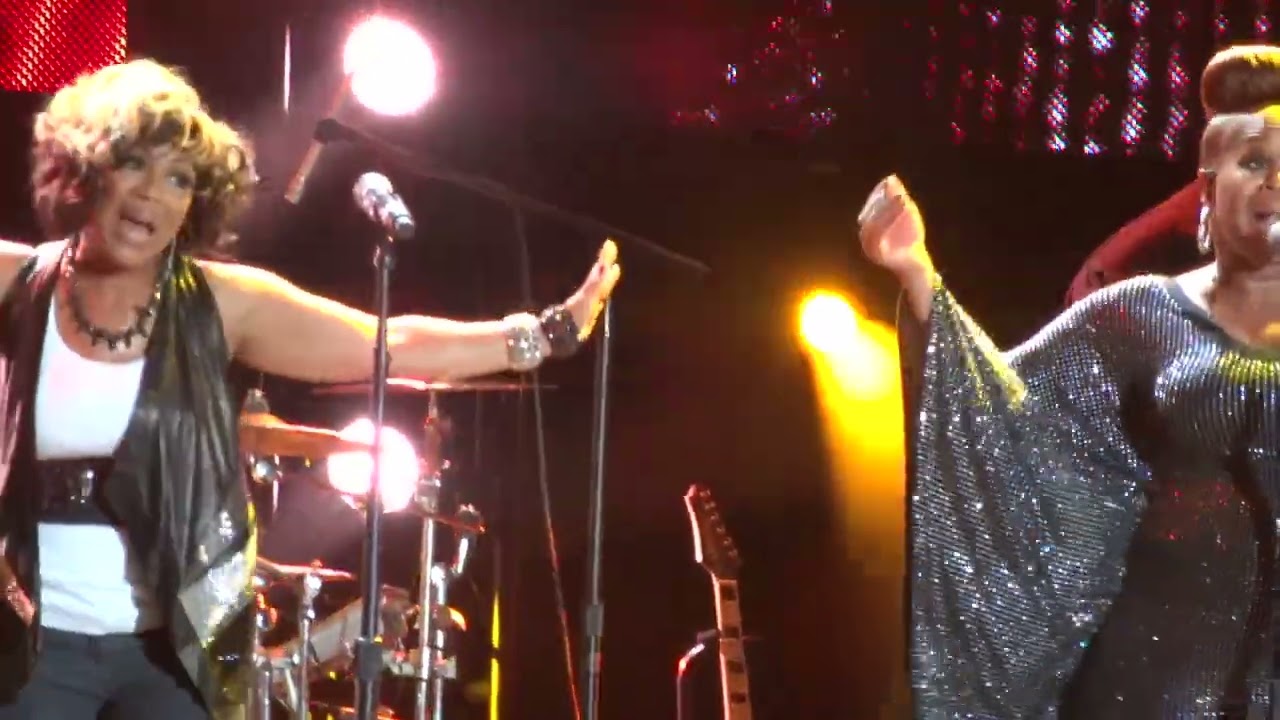 MARY MARY ESSENCE FEST 2012