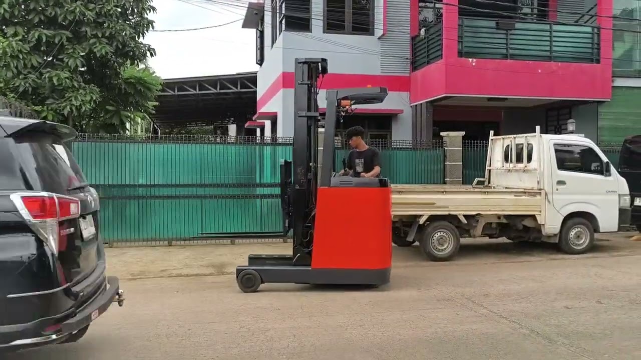 Toyota Reach Truck 7FBR18 3 Stage Full Free Lift 6M