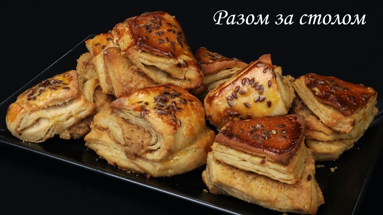 Погачі зі шкварками на дріжджовому тісті до смачного борщу 🥣 і не тільки. / Pogachi with pork rinds.