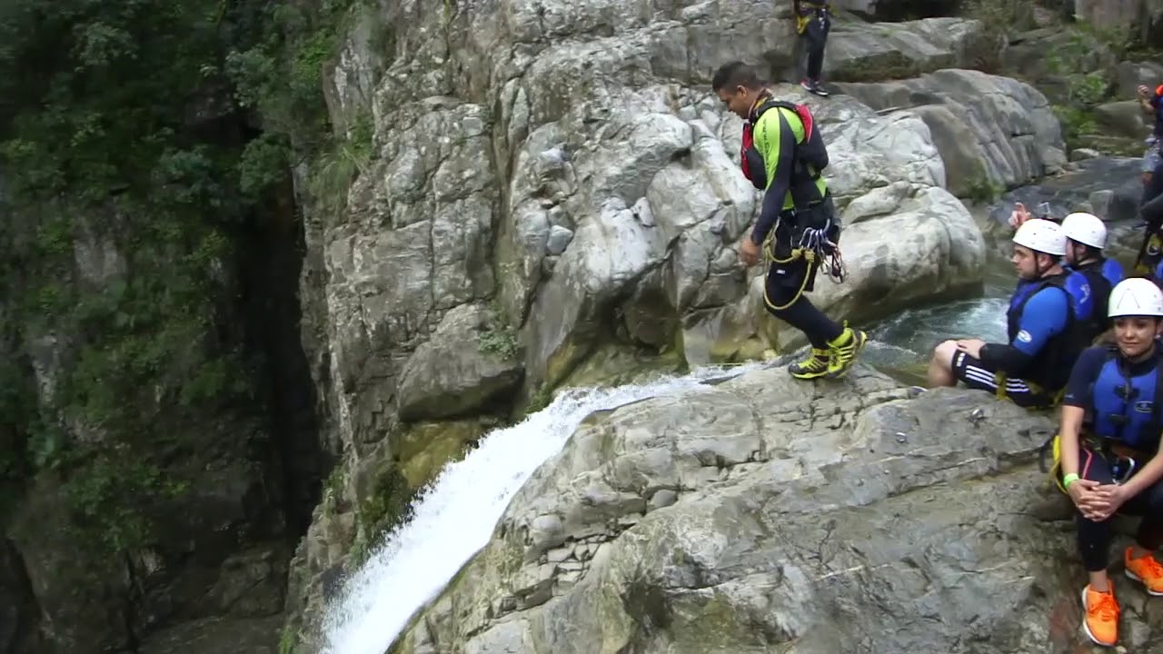 Salto de 30 metros en Matacanes