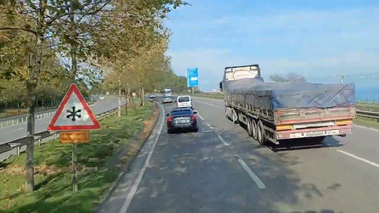 SAMSUN BAFRA ARASI ADAM YOLDA HAREKET YAPTI SONUÇ ANINDA R YE ÇEKTİ.