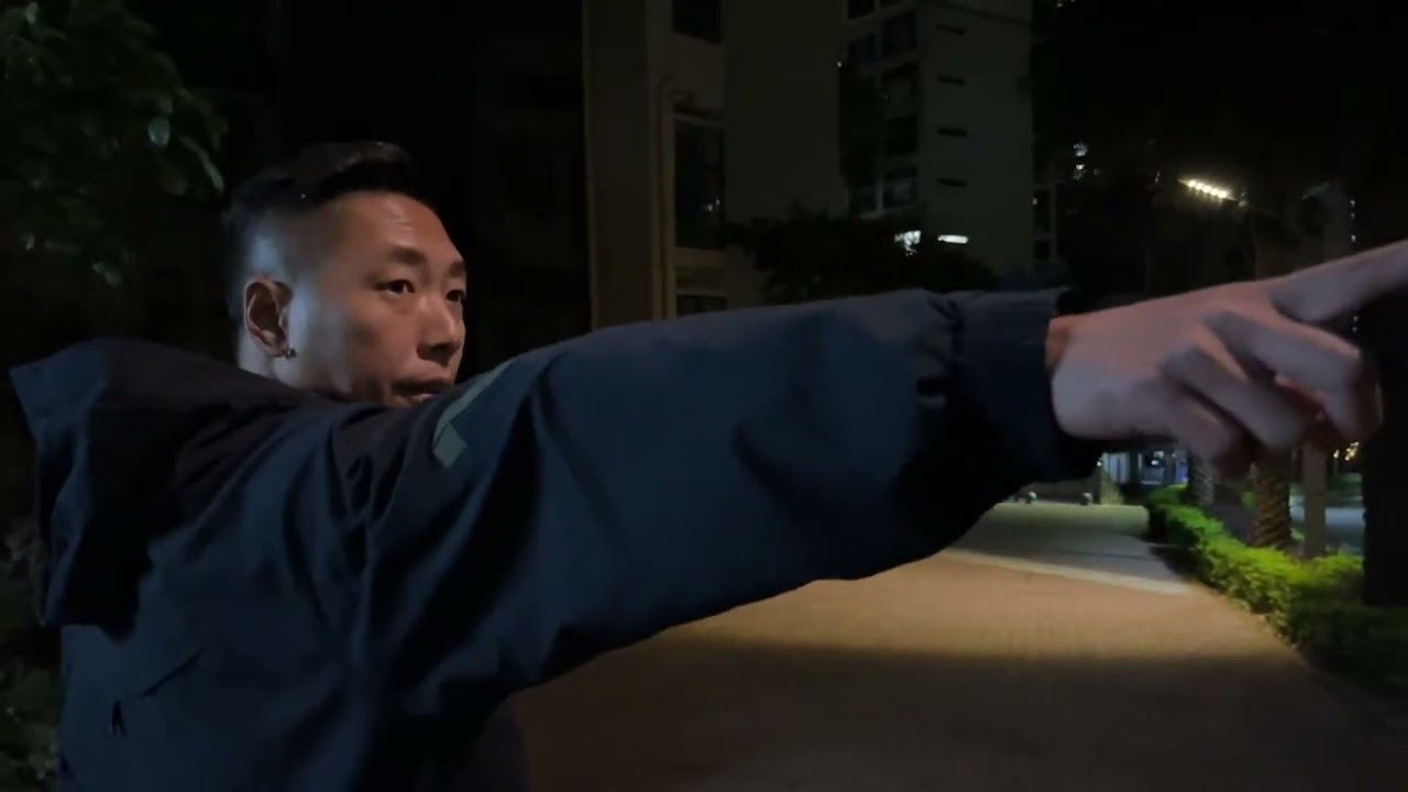 香港果子一家年初一出发惠州，儿子不爱出门，老两口出去看烟花
