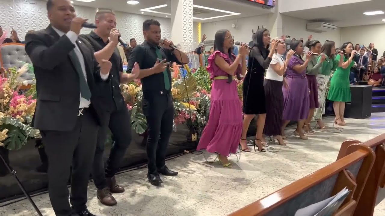 MEDLEY PENTECOSTAL (Na unção de Deus, É demais, Deus dos deuses)