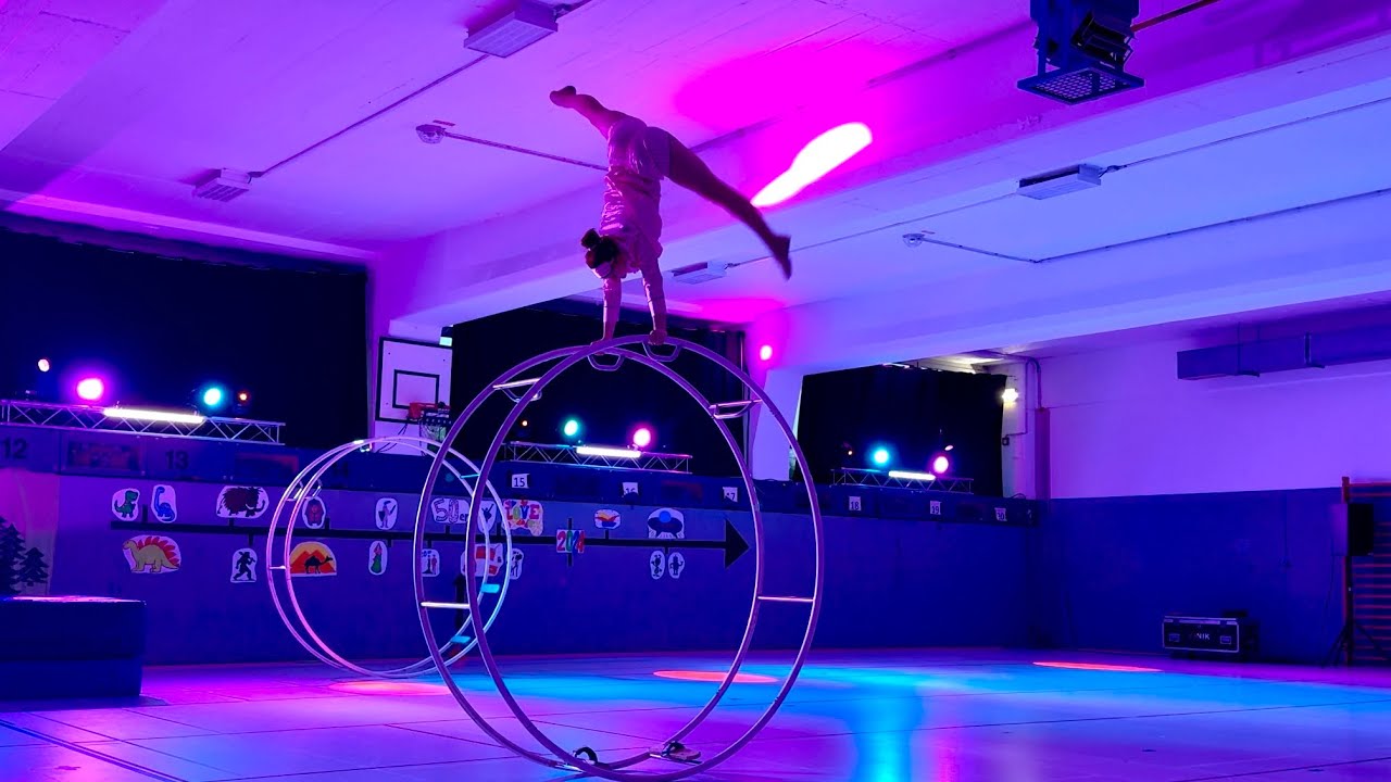 Germanwheel Christmas Show | Karina Peisker | Rh&ouml;nrad Showact