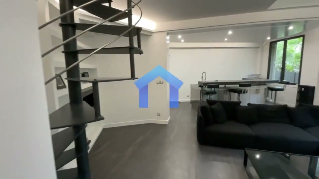 Passy / Avenue Rodin -Au rez de chaussée - Un appartement duplex de type F4 de 100 m²