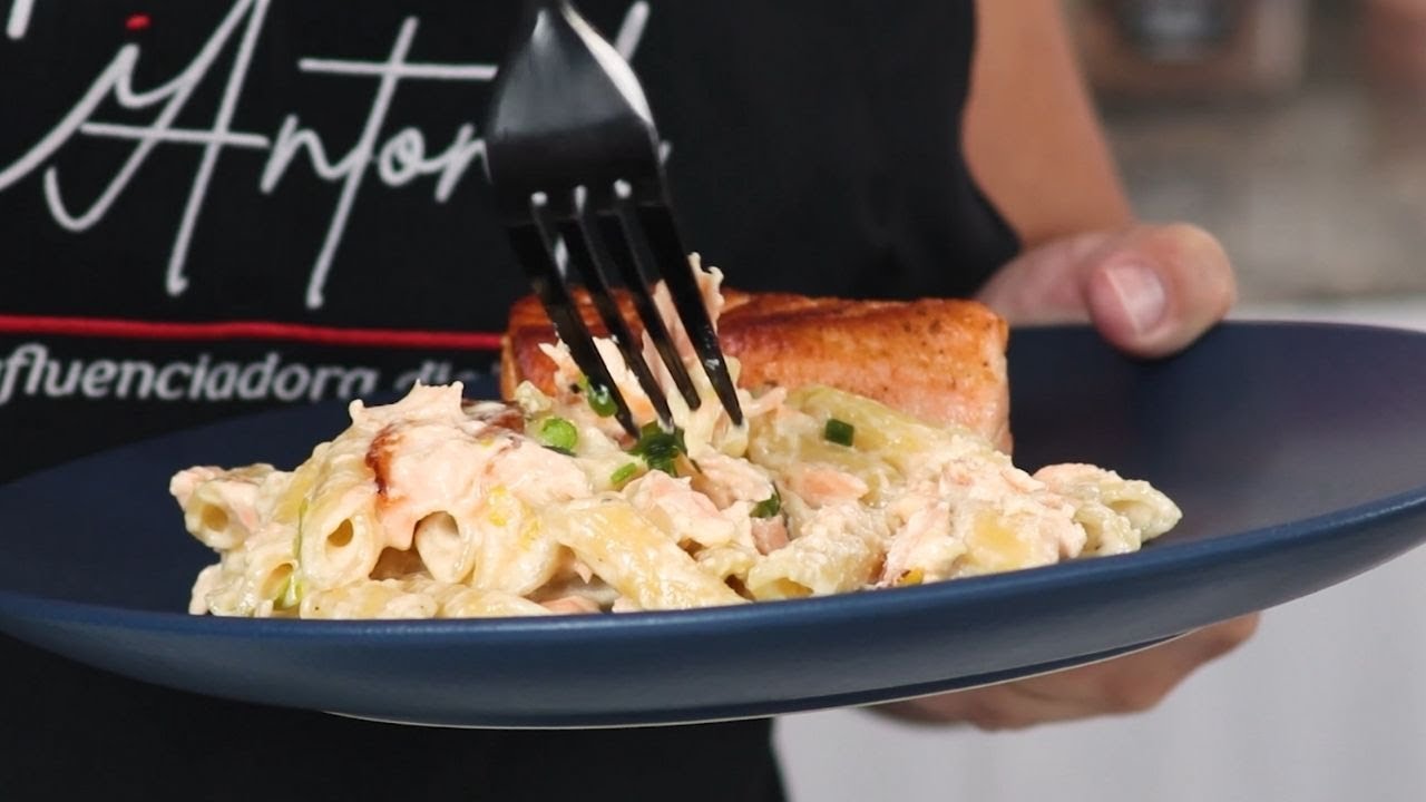 MACARRÃO AO MOLHO BRANCO E SALMÃO NA FRIGIDEIRA | MACARRÃO COM ALHO PORÓ