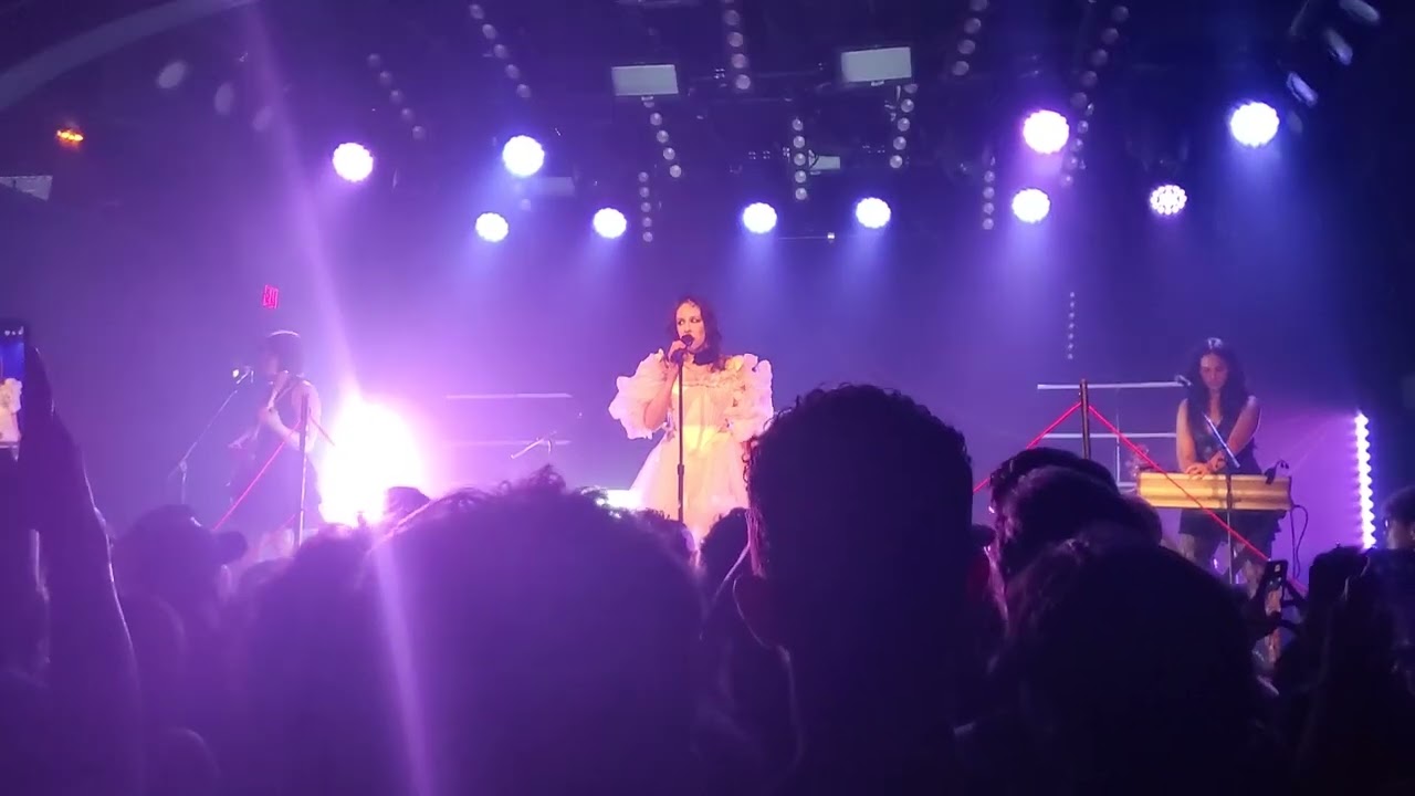 Allie X - Black Eye | Girl With No Face Tour Live in Los Angeles 6.22.24