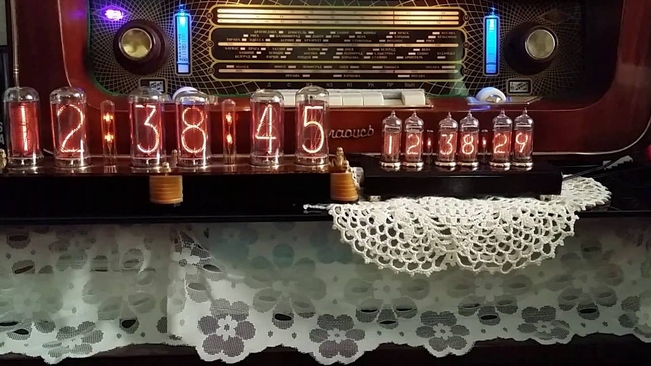 Ламповые ЧАСЫ. ИН14 - 6 . ИН 18  на фоне Лампового приёмник Беларусь  57 .
