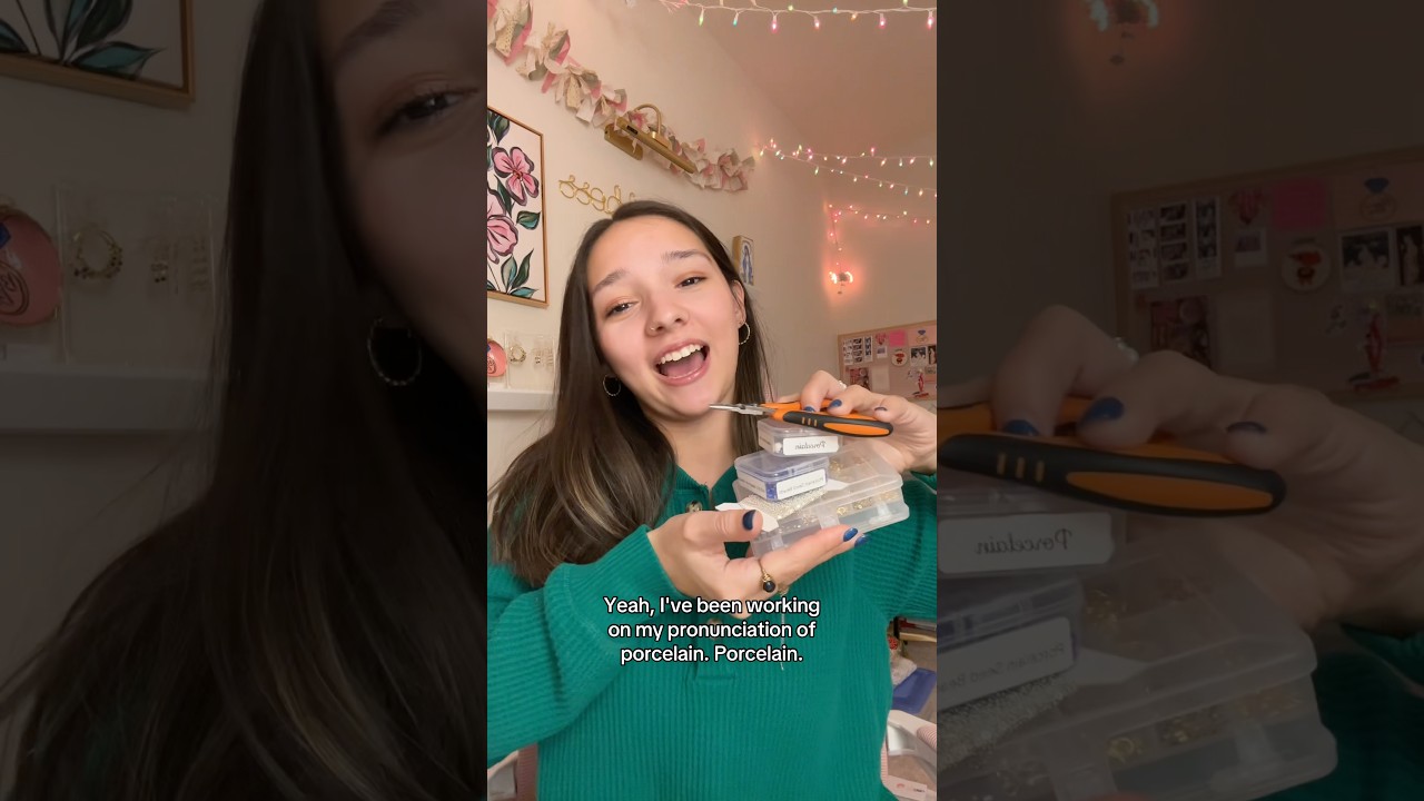 Фарфоровое голубое ожерелье с цветочным узором!! 💙🦋🥶🐬