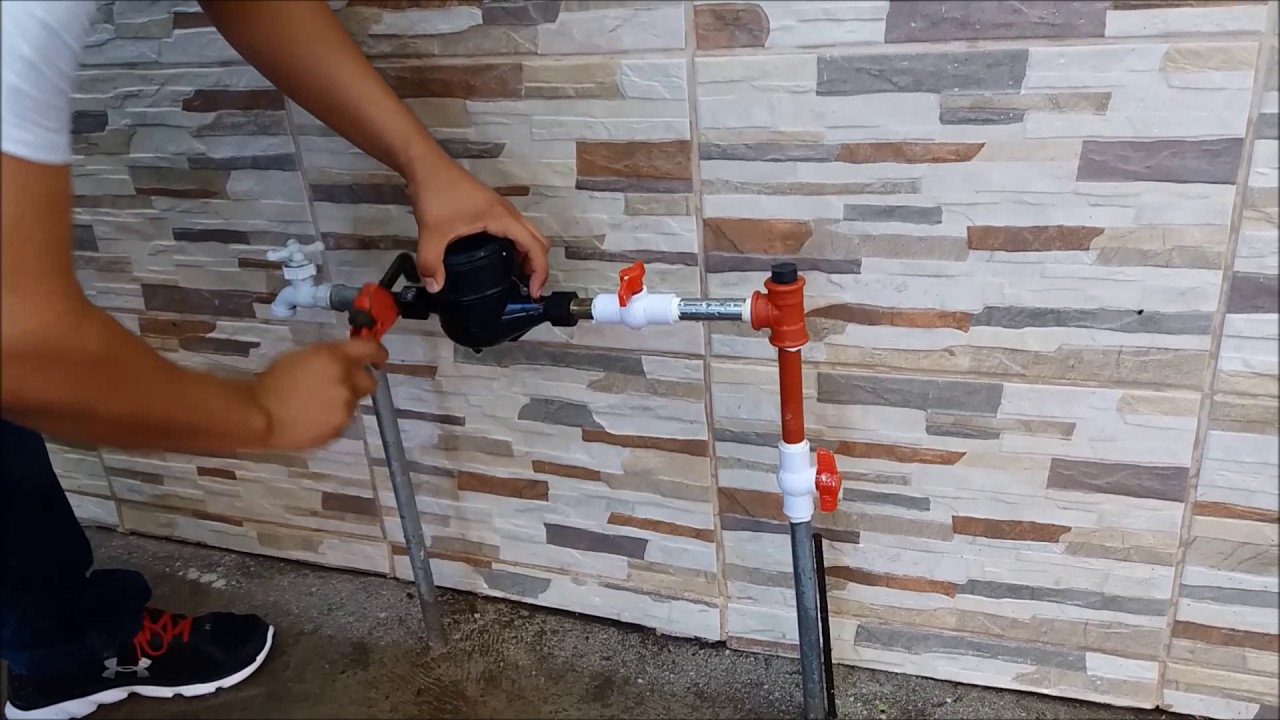 corte de agua en cuadro de medidor con tapon de corte